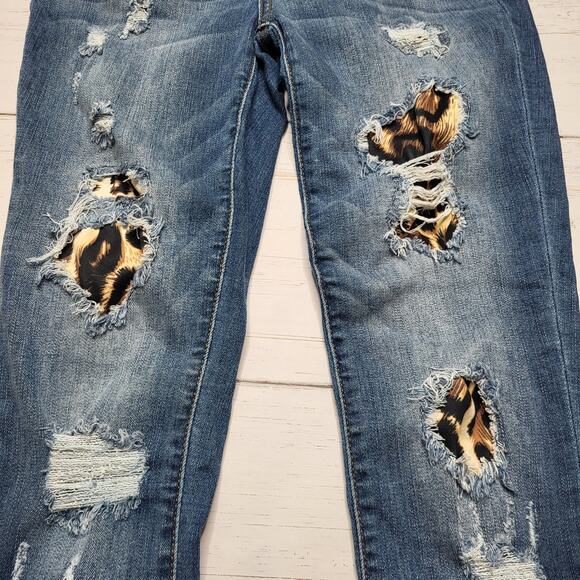 Judy Blue Y2K Leopard Print Patch Distressed Ripped Skinny Fit Rolled Jeans 7/28 - Picture 7 of 12